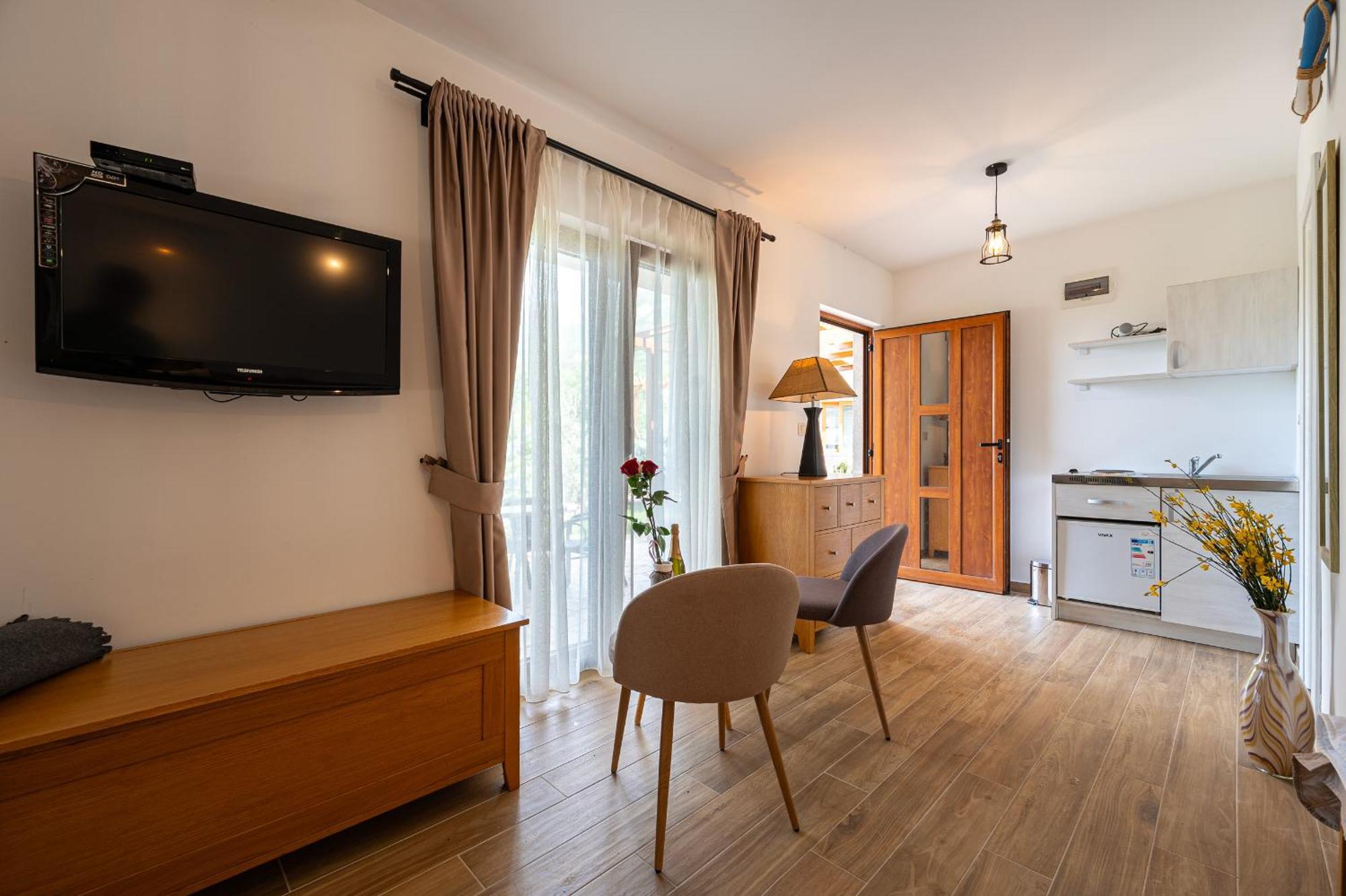 Sunset & Sunrise Villas In Stanisici-Two Villas With Common Pool Budva Exteriör bild