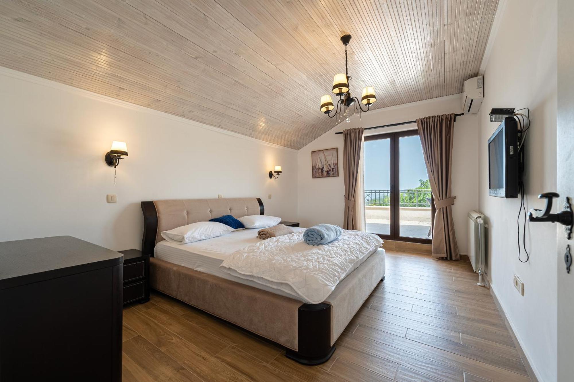 Sunset & Sunrise Villas In Stanisici-Two Villas With Common Pool Budva Exteriör bild