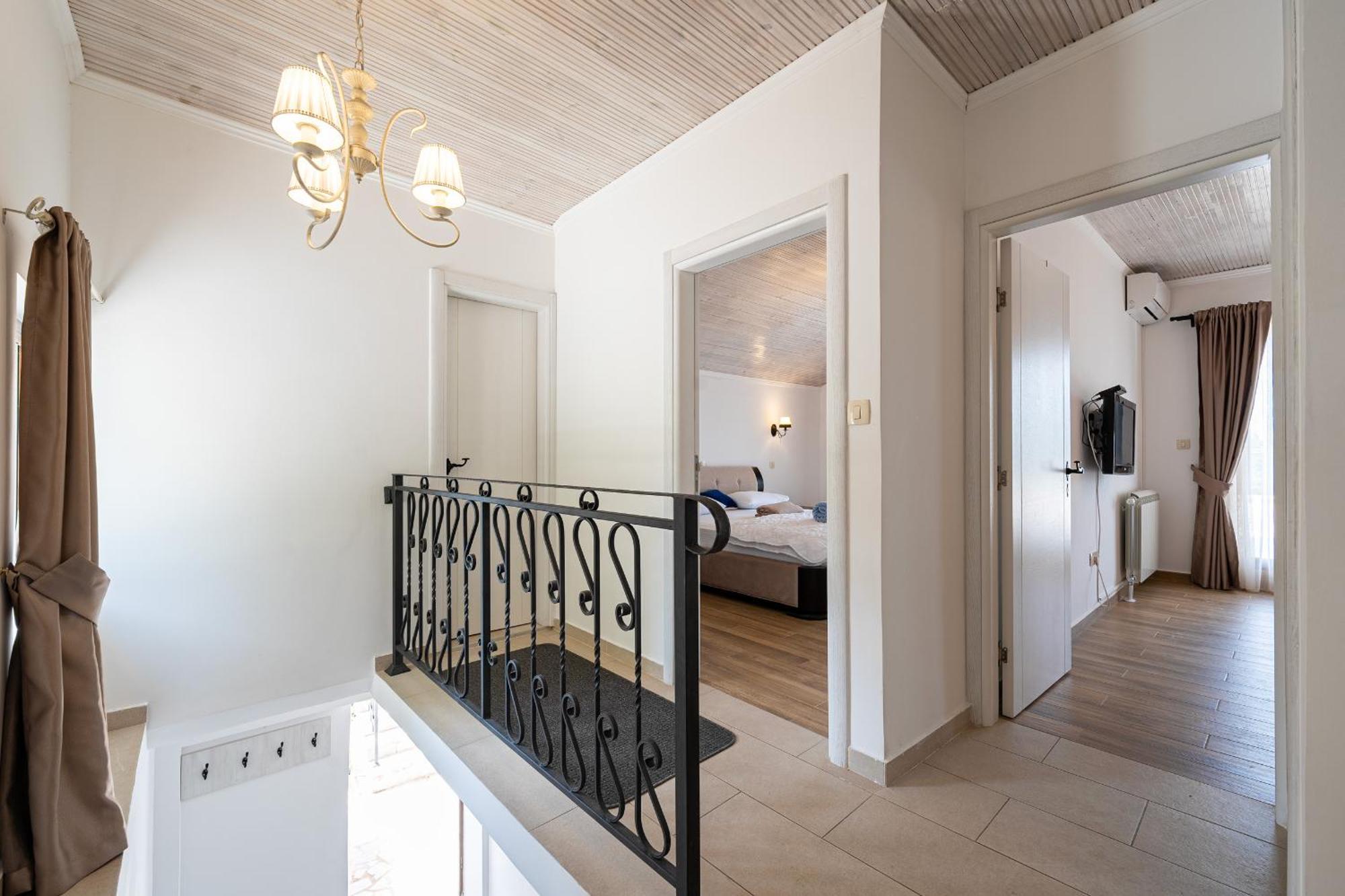 Sunset & Sunrise Villas In Stanisici-Two Villas With Common Pool Budva Exteriör bild