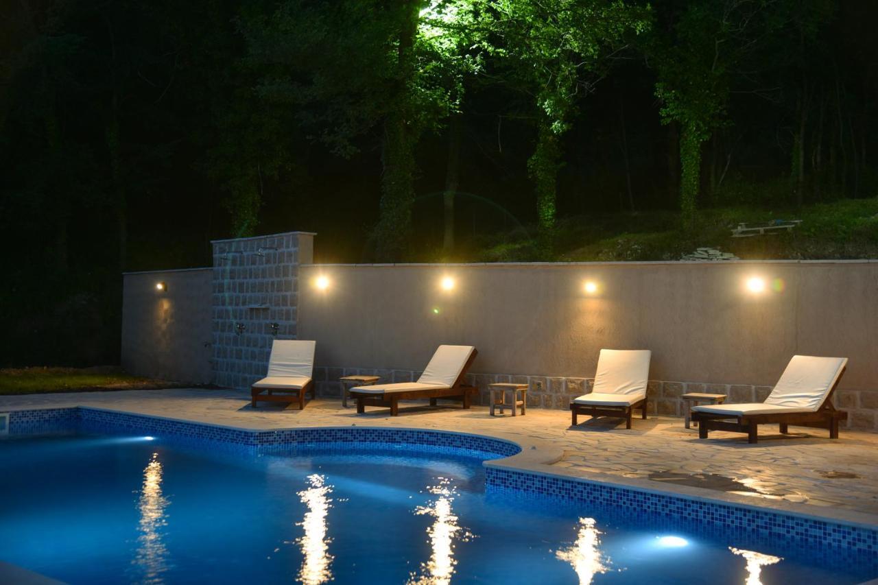 Sunset & Sunrise Villas In Stanisici-Two Villas With Common Pool Budva Exteriör bild